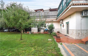 2 Bedroom Cozy Apartment In Napoli